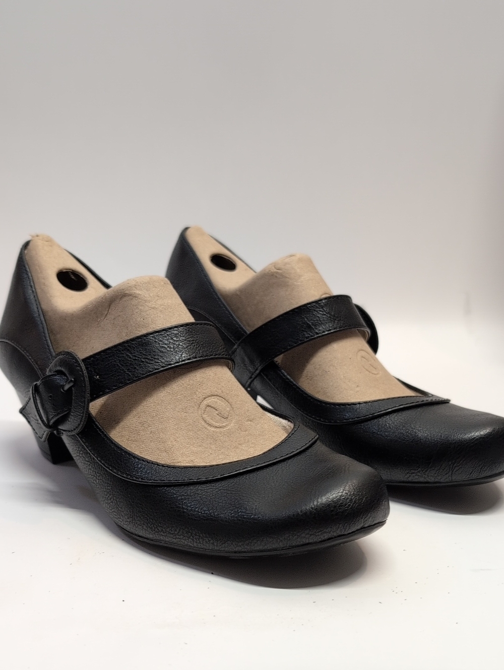 NWOT Life Stride Black Mary Jane Heels with Buckle